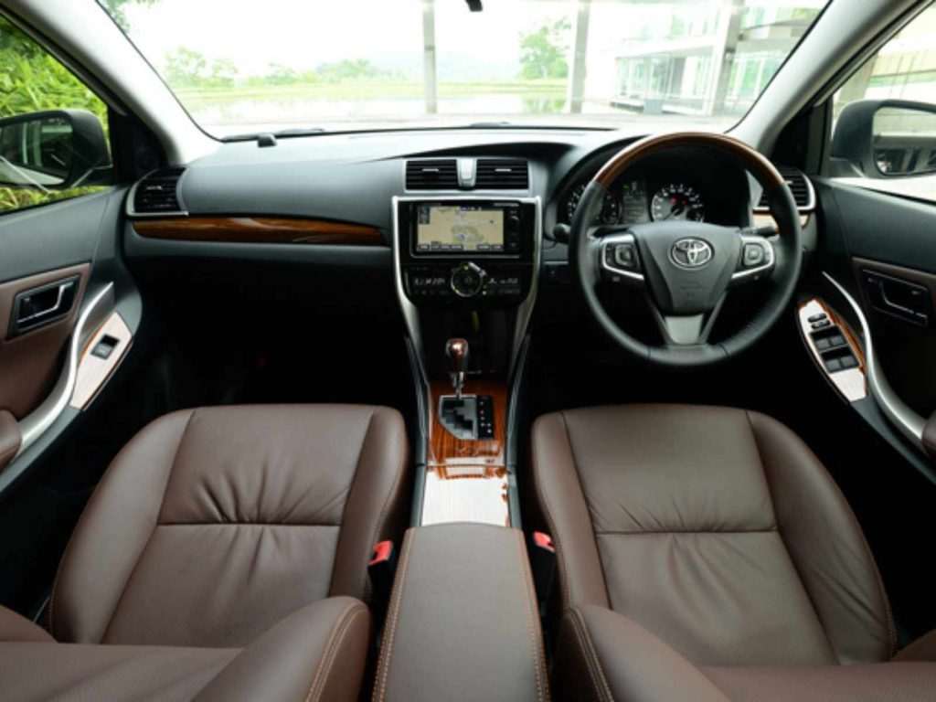 Toyota allion interiror, dashboard