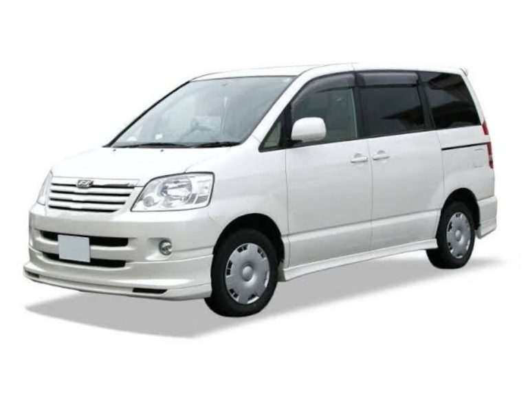 Toyota Voxy 1st Gen (2001-2007)